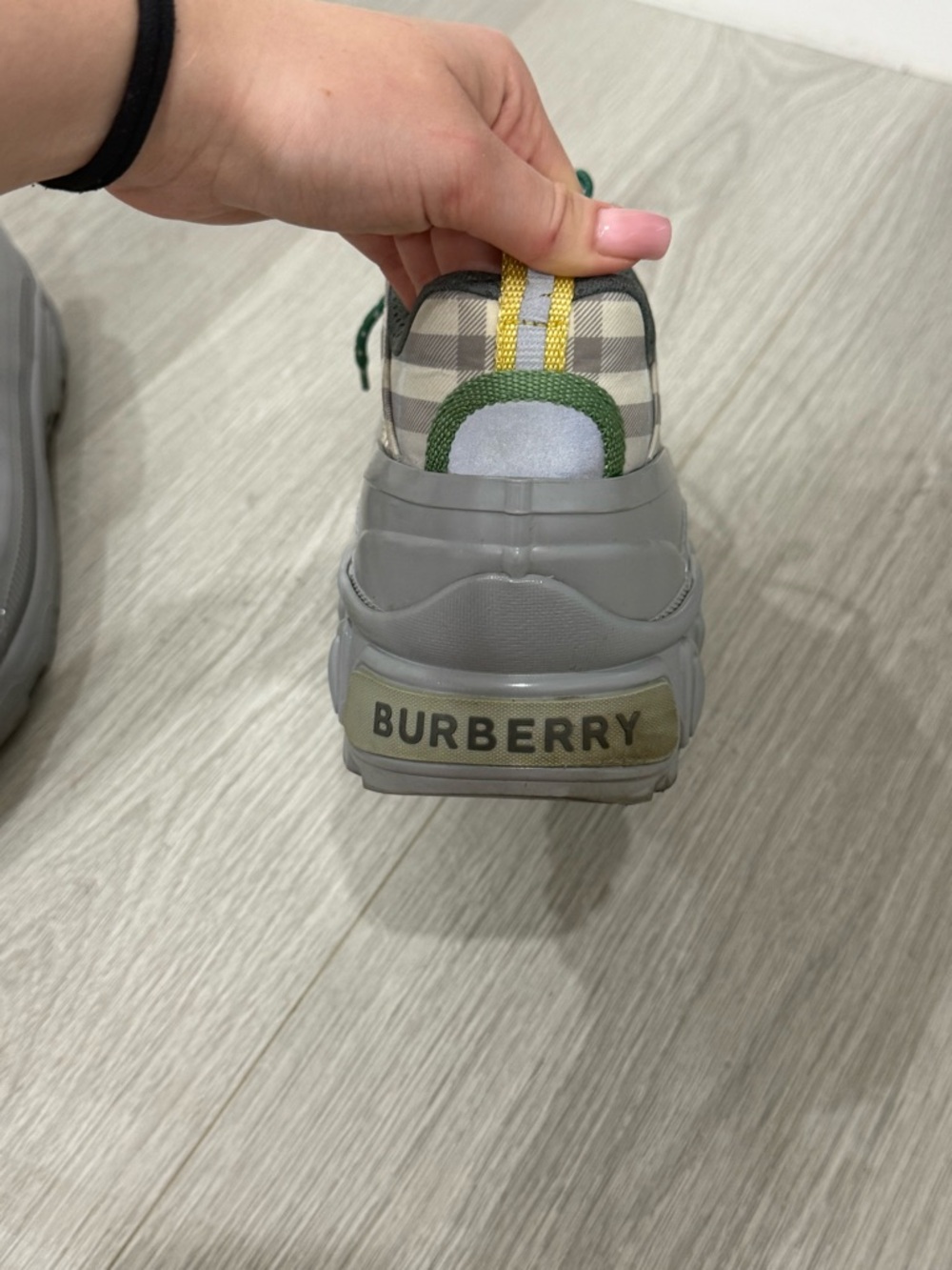 Burberry Sneakers Check Print Green/Beige – Size 10 – Authentic - Picture 10 of 12